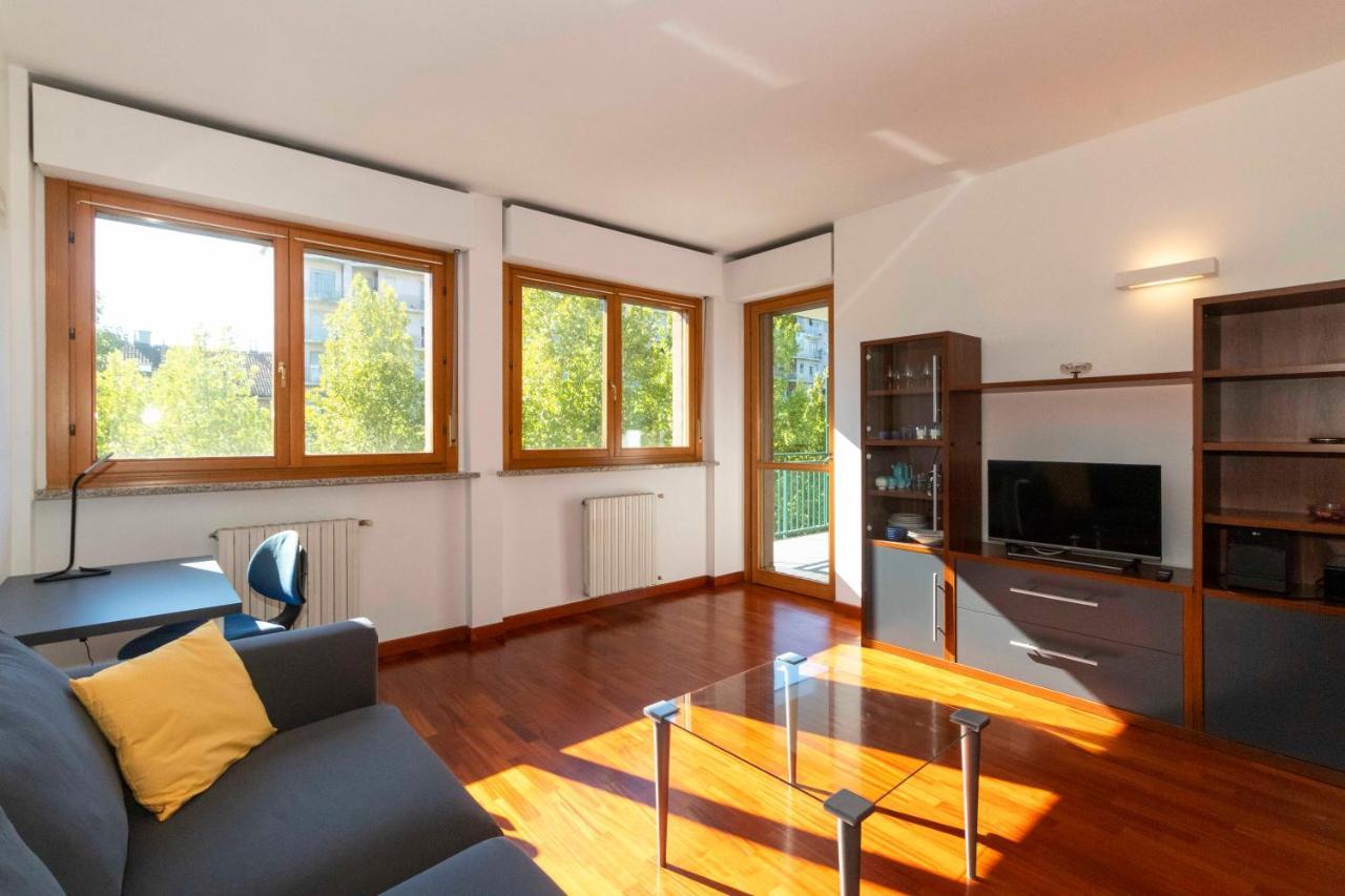 Appartamento Cozy&Spacious Apt 2 Min Walk From The Tram Stop! Torino Esterno foto