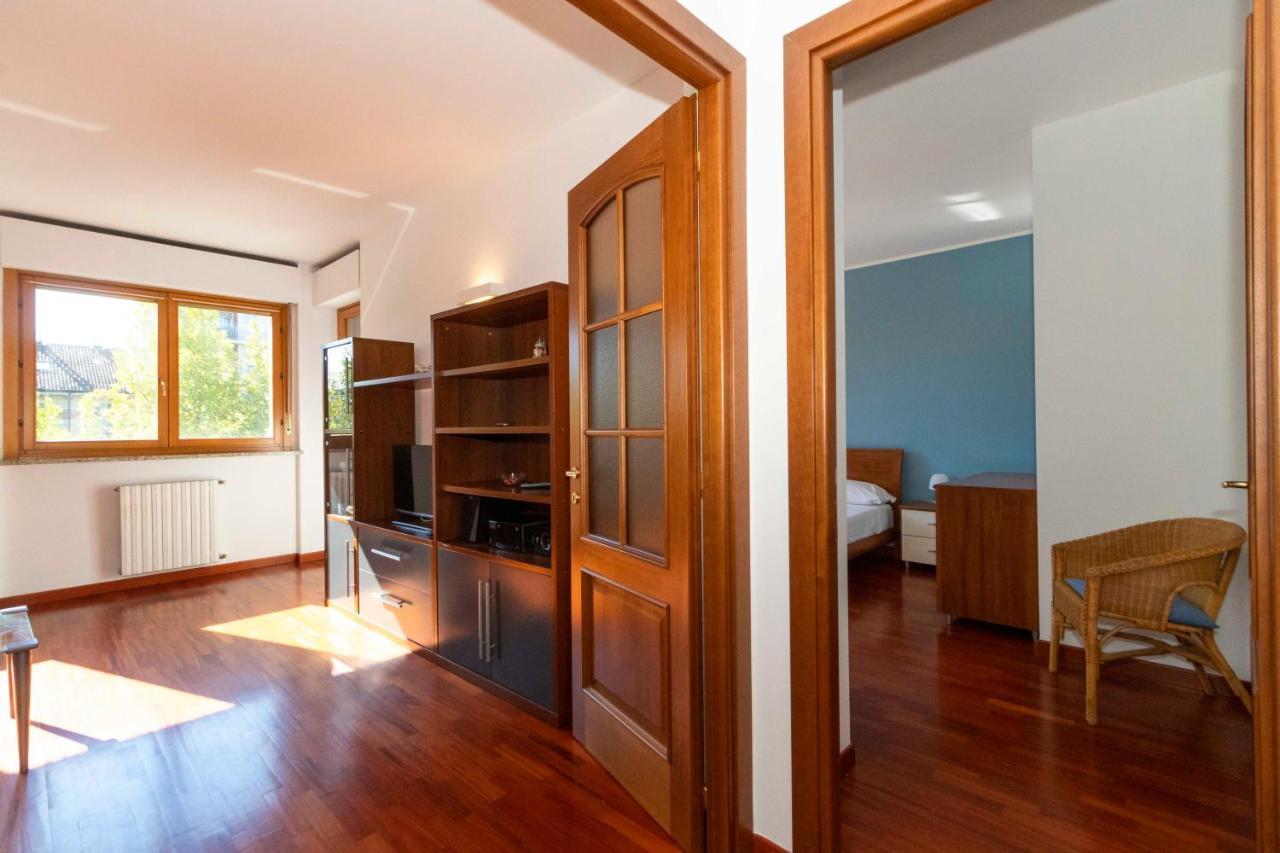 Appartamento Cozy&Spacious Apt 2 Min Walk From The Tram Stop! Torino Esterno foto