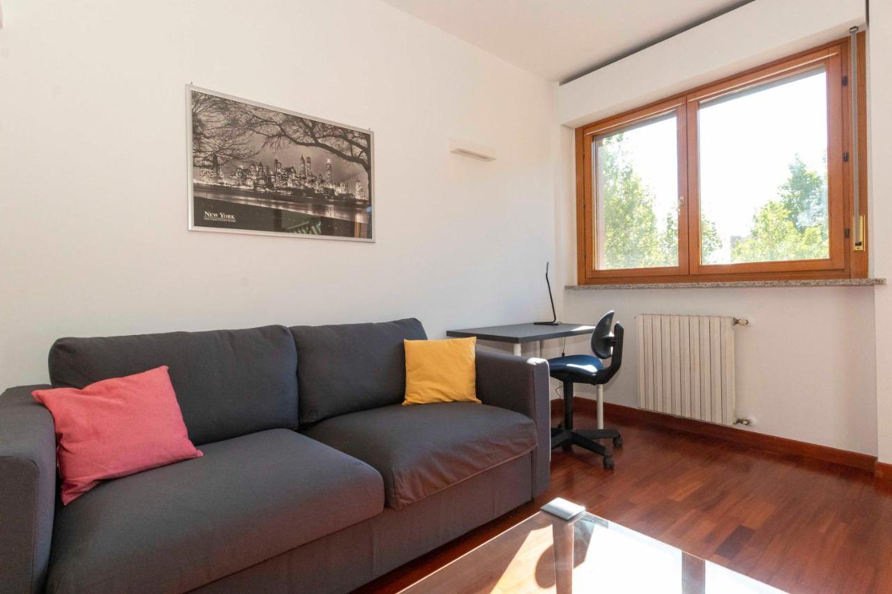 Appartamento Cozy&Spacious Apt 2 Min Walk From The Tram Stop! Torino Esterno foto