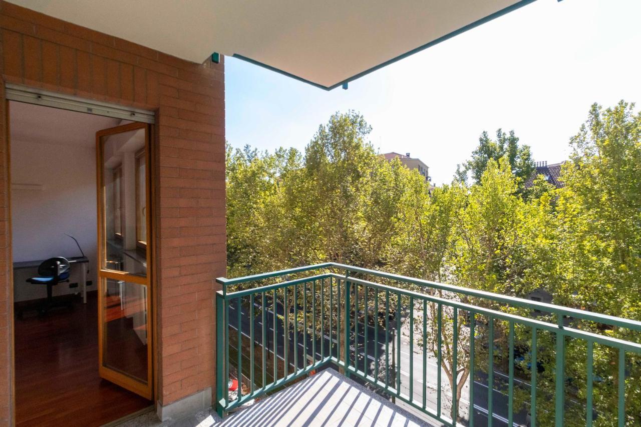 Appartamento Cozy&Spacious Apt 2 Min Walk From The Tram Stop! Torino Esterno foto