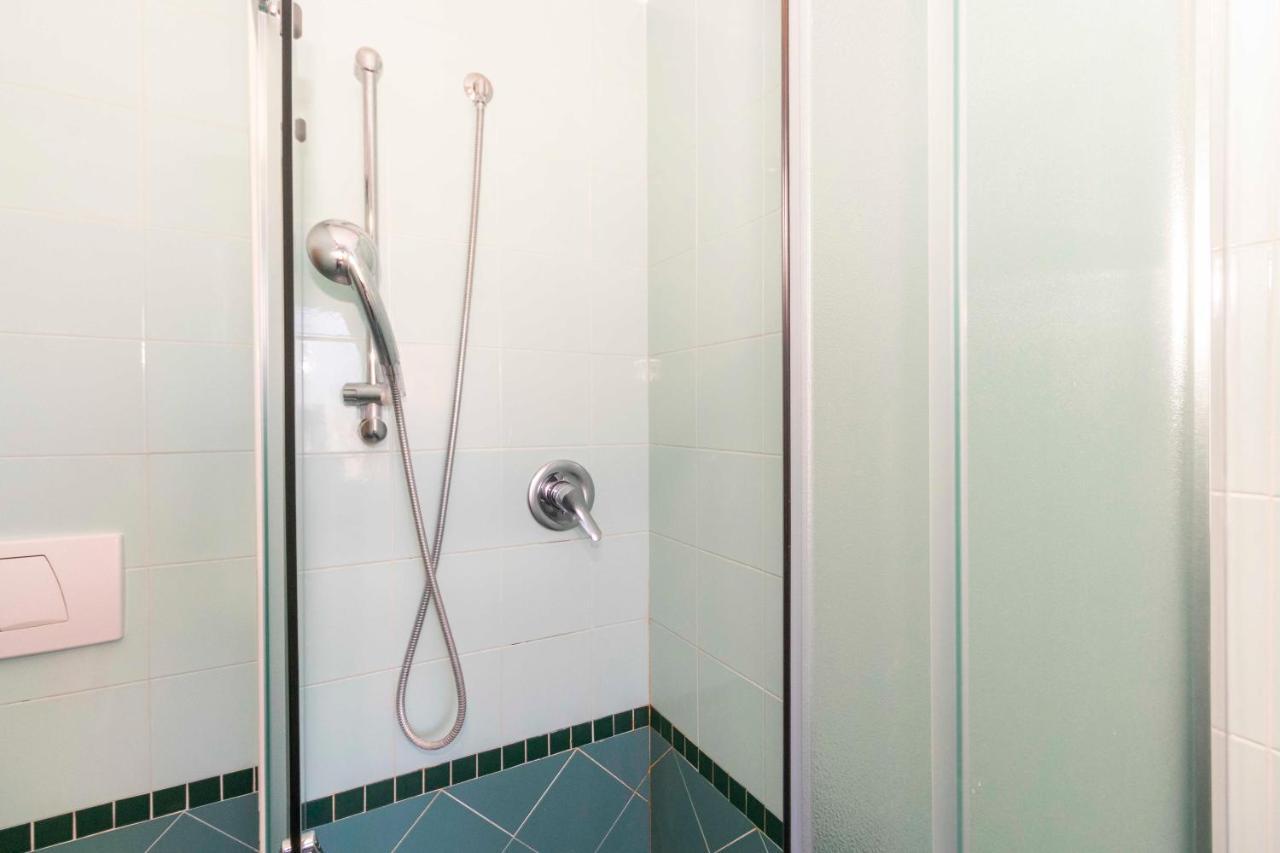 Appartamento Cozy&Spacious Apt 2 Min Walk From The Tram Stop! Torino Esterno foto